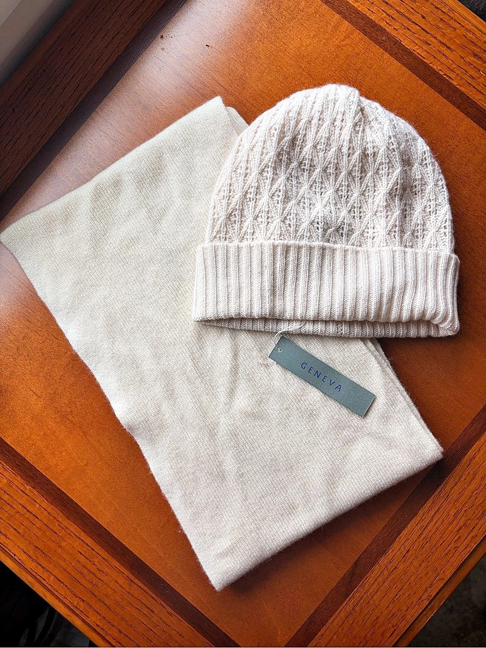 Geneva 100% Cashmere Hat & Scarf Set Ivory Cream NWT